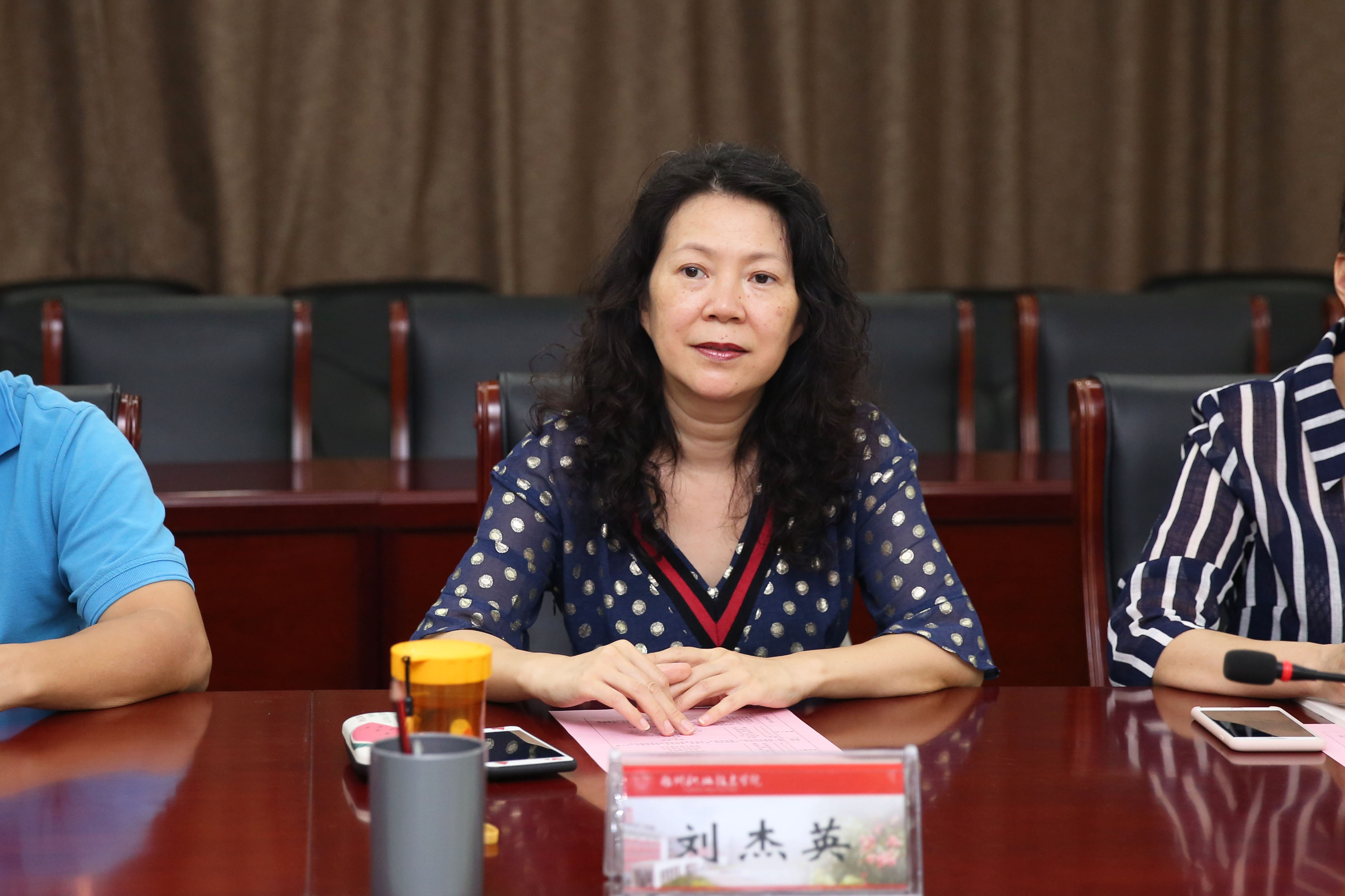 广西国际商务职业技术学院刘杰英副院长一行莅临学校参观交流