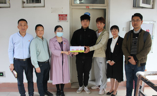 励志文明宿舍授牌