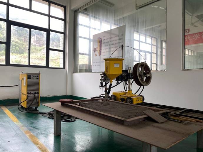 ABB459995E0DDB490F9652682B25DBE8